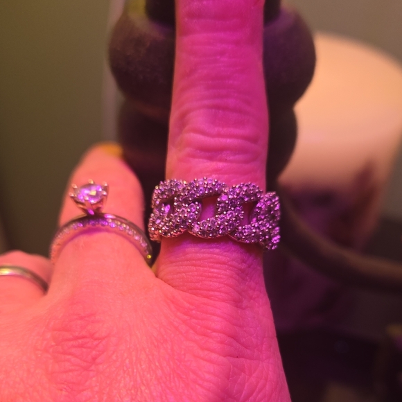 Swarovski Crystal Embedded Dazzling Sterling Silver Ring Sz. 8 - Picture 2 of 5